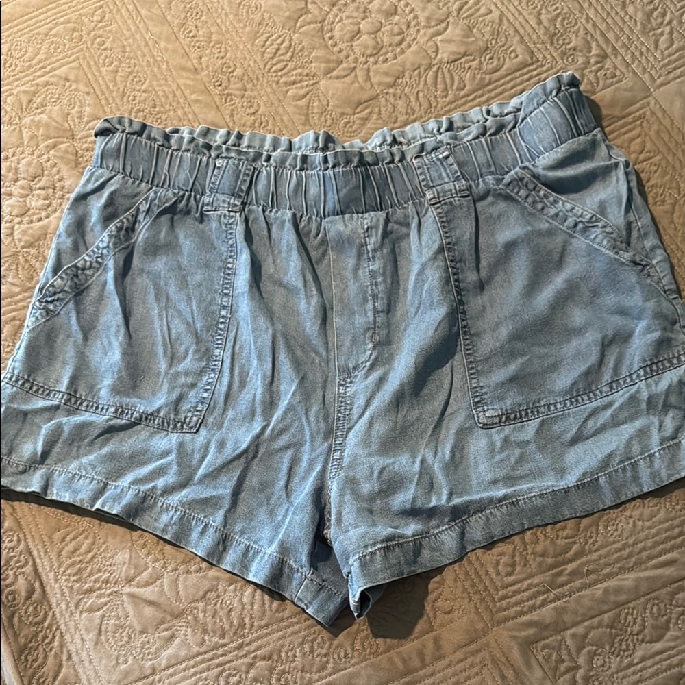 Women’s Time and Tru Ruffled Elastic Waist Shorts Size XL 16/18